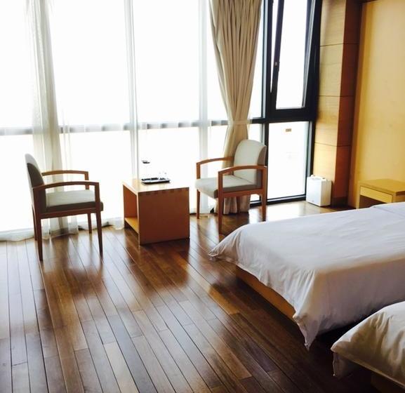 הוסטל Guesthouse Jijihyang