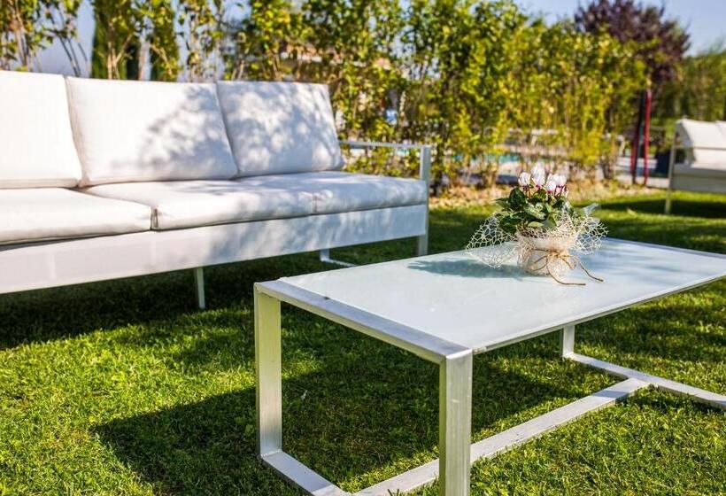 مبيت وإفطار Gelso Bianco Country Resort