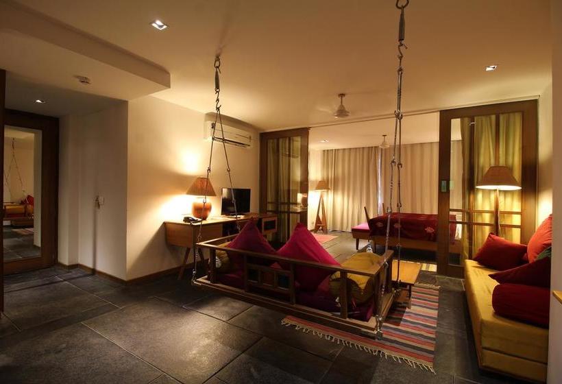 هتل Aarivaa Guest House