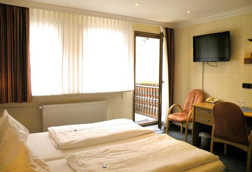 בית מלון כפרי Zur Loreley   Garni