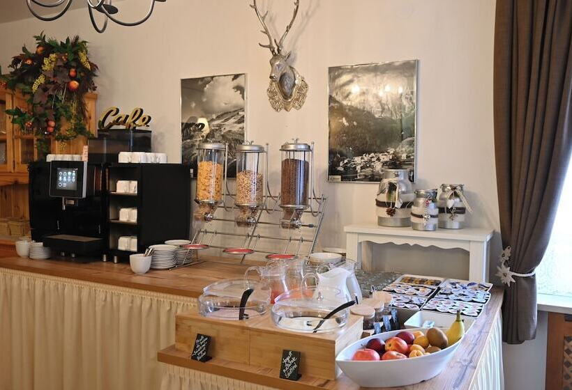 هتل Albergo Majorka