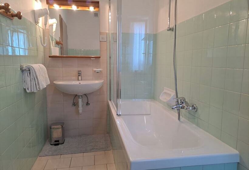 هتل Albergo Majorka