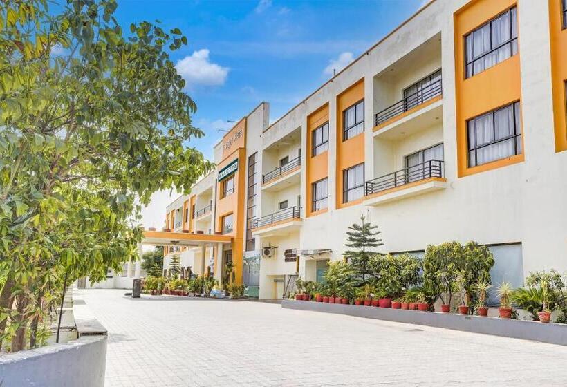 فندق Amrit Manthan