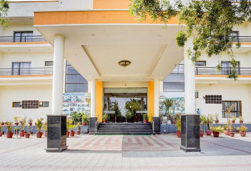 فندق Amrit Manthan