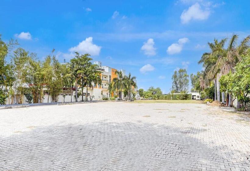 فندق Amrit Manthan