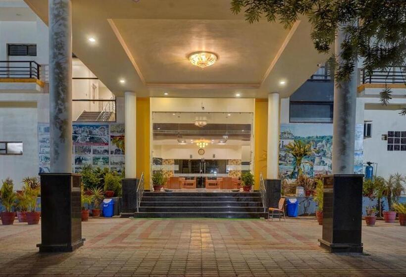 فندق Amrit Manthan