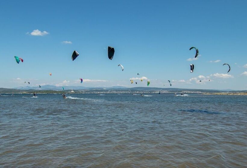 هتل Urla Surf House