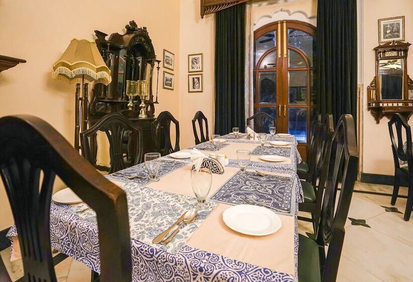منتجع Khas Bagh