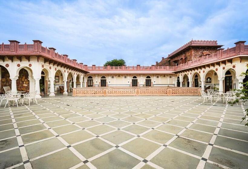 منتجع Khas Bagh