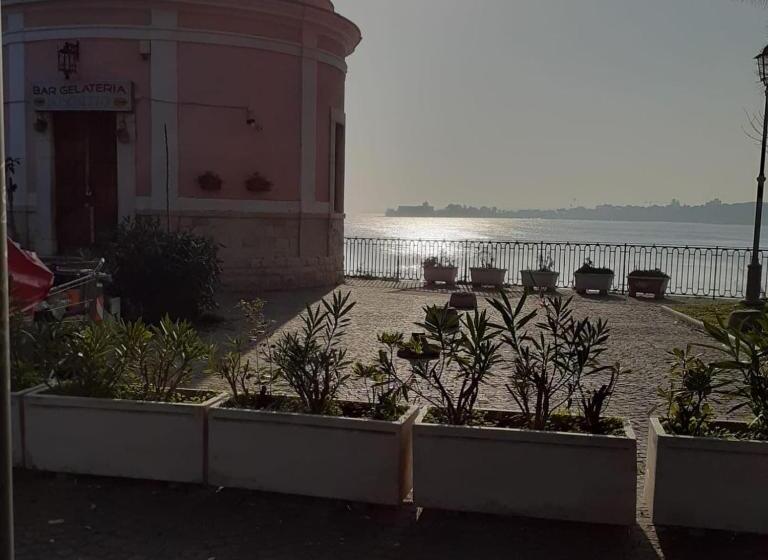 تختخواب و صبحانه Il Moretto