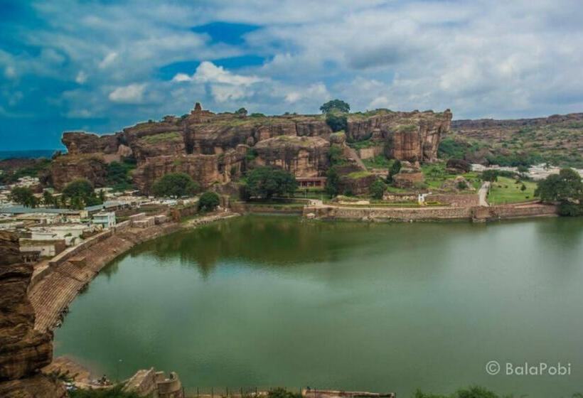 민박 Rajsangam International