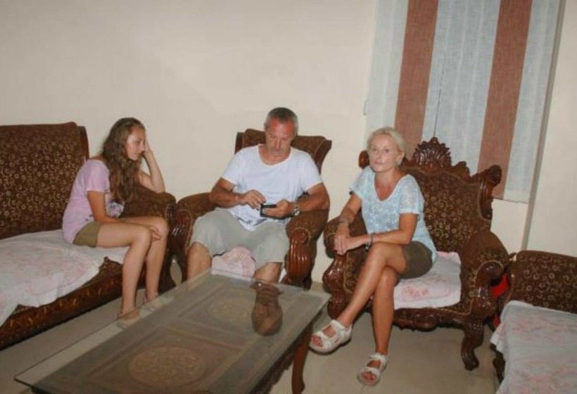 민박 Rajsangam International