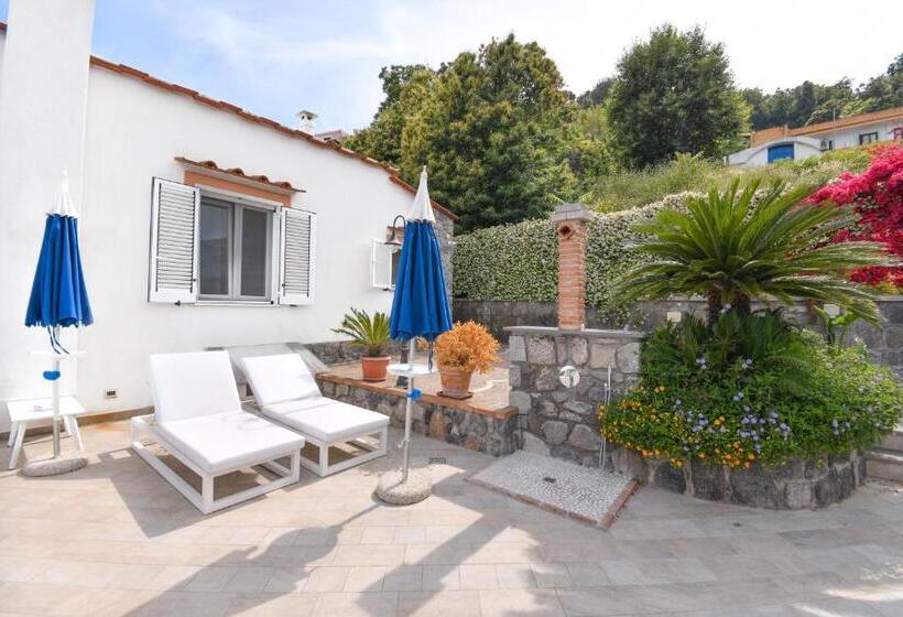 تختخواب و صبحانه Relais Maison De Charles