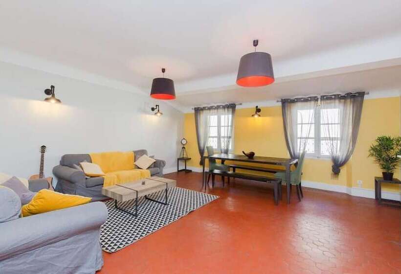 هاستل Backpackers House Antibes