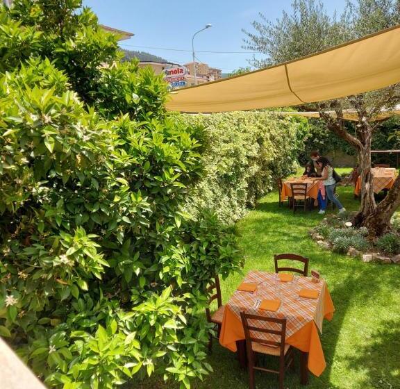 مبيت وإفطار Agriturismo Macchiapiede
