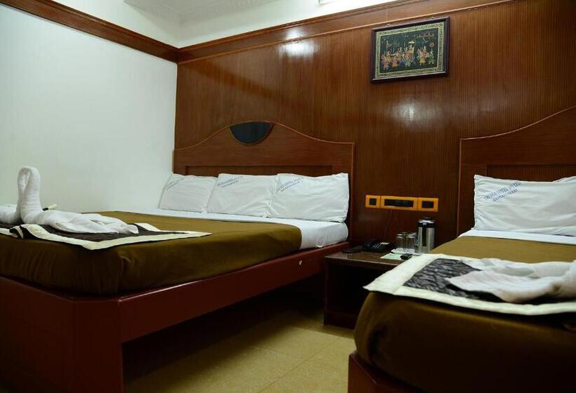 בית מלון כפרי Tri Sea