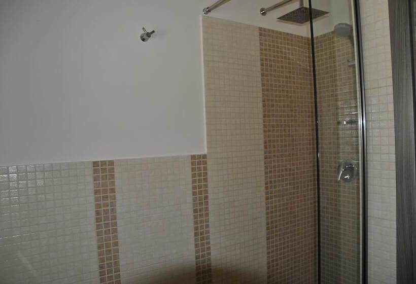 تختخواب و صبحانه Casa Natia