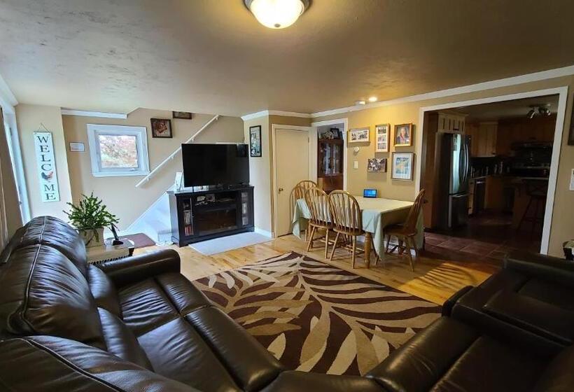 مبيت وإفطار Small Town Bound Inn