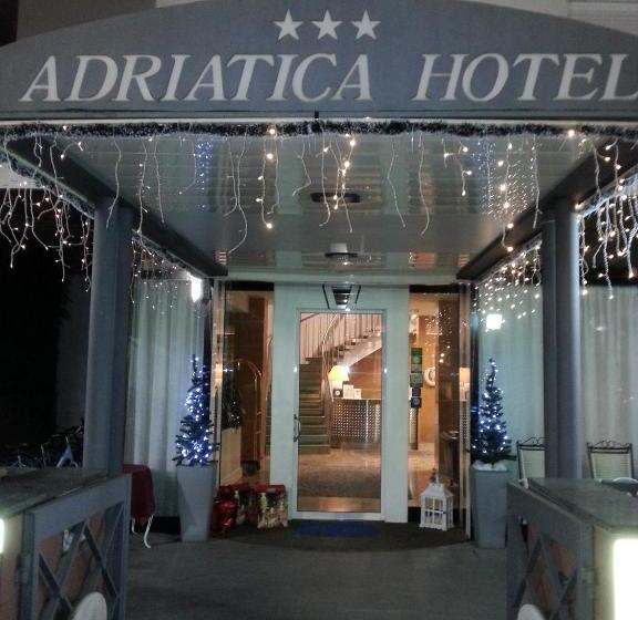 هتل Adriatica Con Piscina   Palariccione