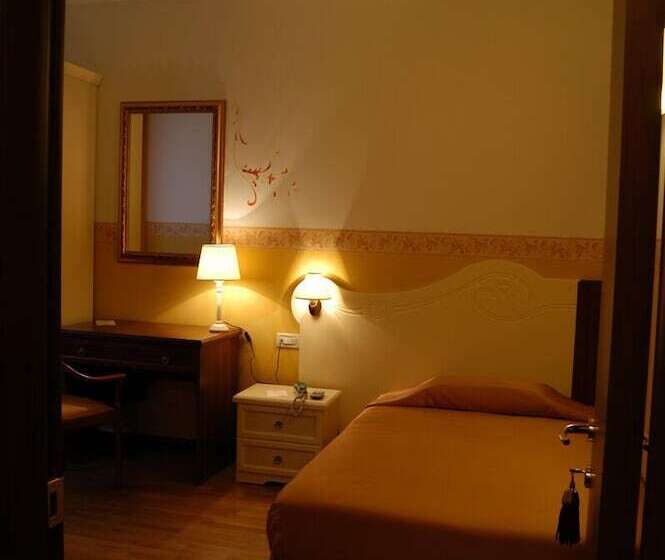 هتل Albergo Ristorante Flora