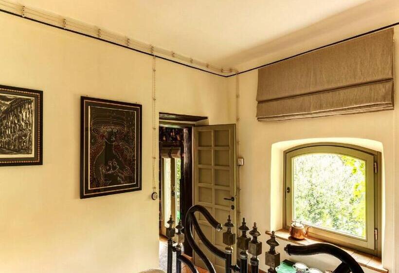 Bed and Breakfast Corte Della Maesta Antica Residenza