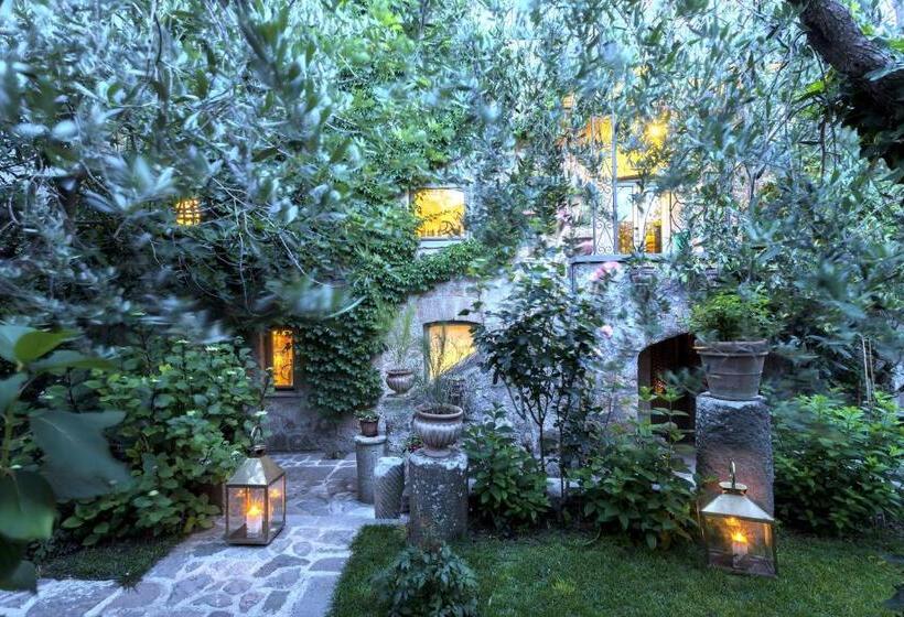 Bed and Breakfast Corte Della Maesta Antica Residenza