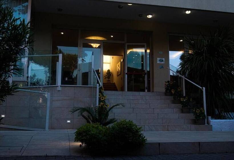 فندق Cormoran Riccione