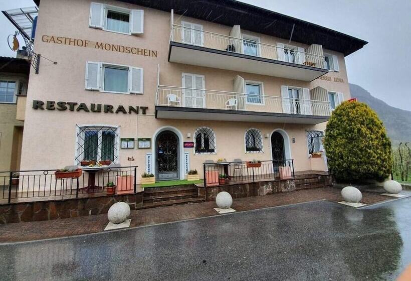 ホテル Gasthof Mondschein
