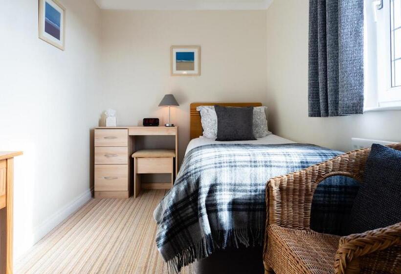 ベッドアンドブレックファースト Blue Swallow