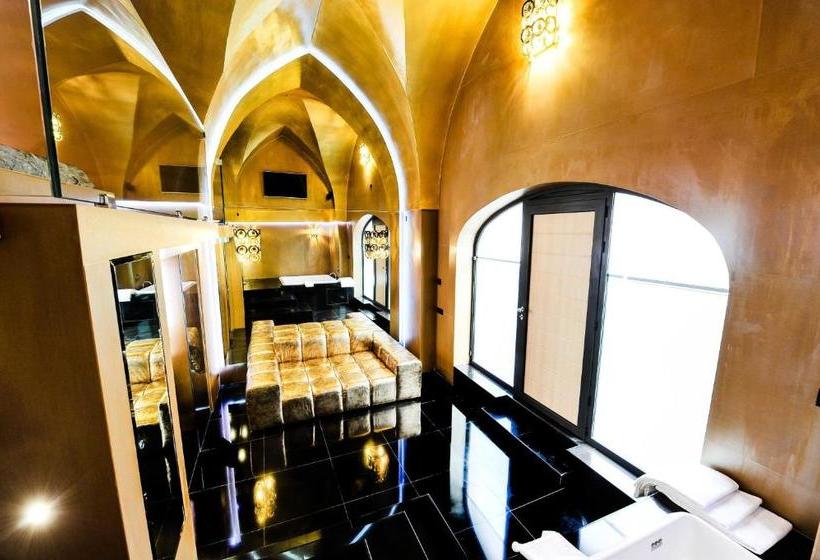 مبيت وإفطار Naucleros Suites