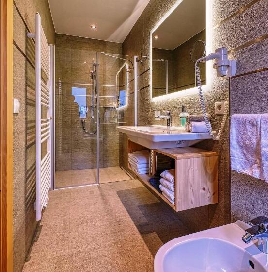 민박 Garni Appartments Helvetia
