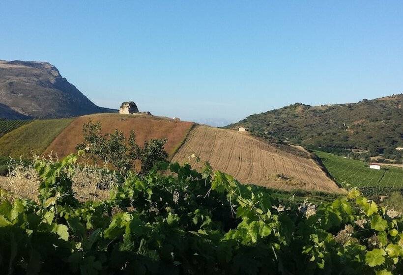مبيت وإفطار La Suite Di Segesta