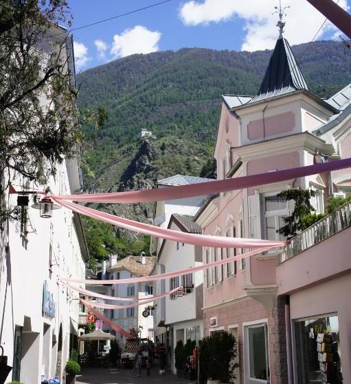 Bed and Breakfast Pension Pernthaler