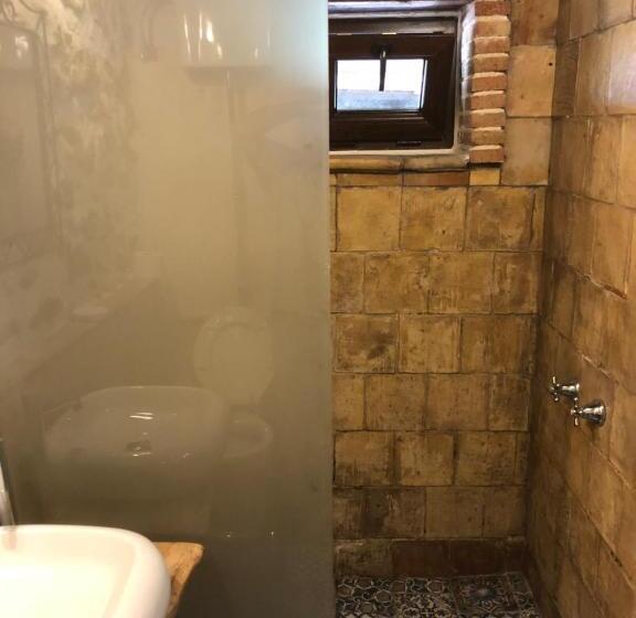 تختخواب و صبحانه Roba Degli Ulivi