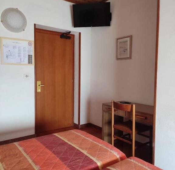 هتل Albergo Villa Mimosa