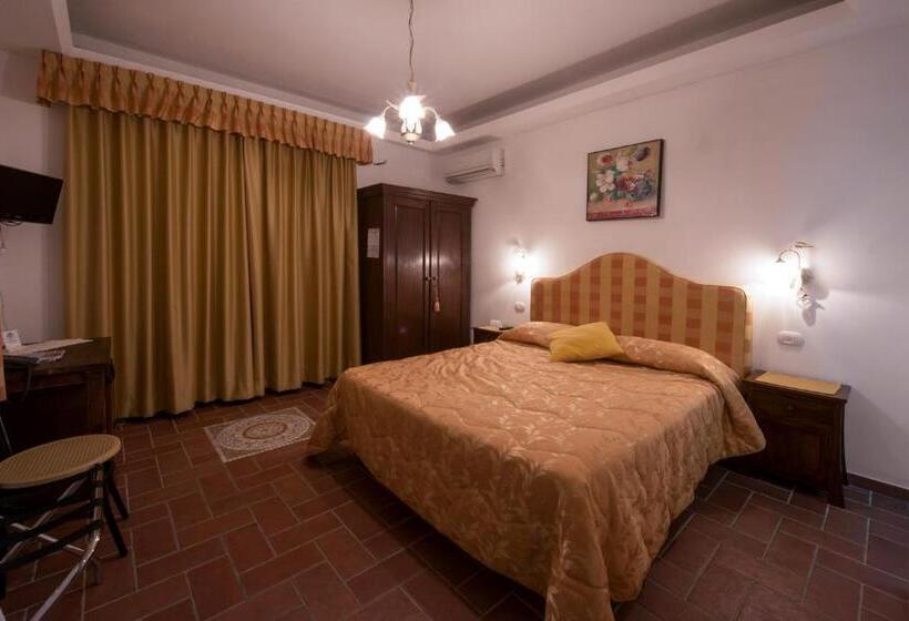 فندق Cecco Di Nara