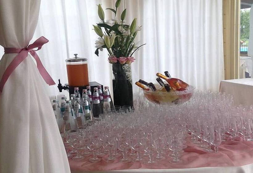 فندق Relais Madonna Di Campagna