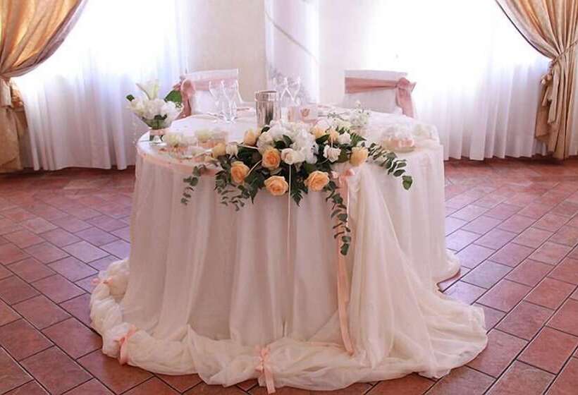 فندق Relais Madonna Di Campagna