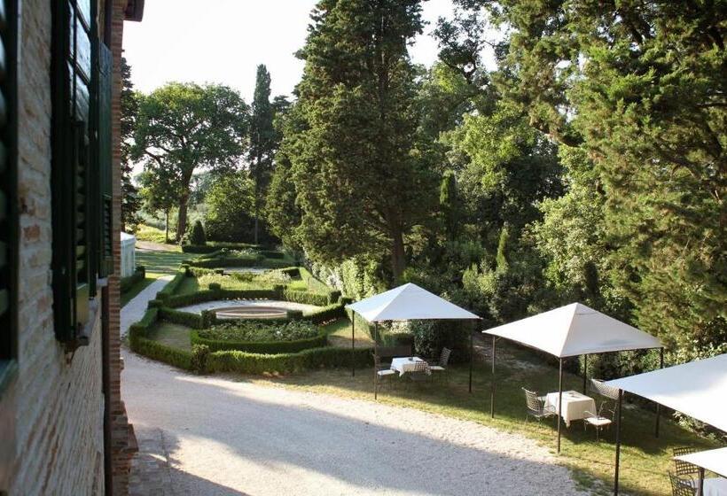 هتل Villa Rinalducci