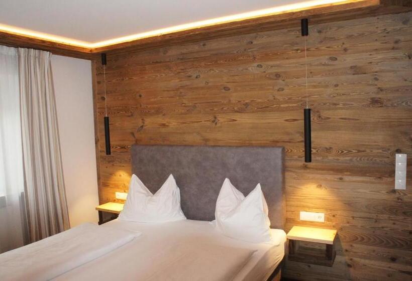 Weingut & Genusshotel Spitalerhof Superior