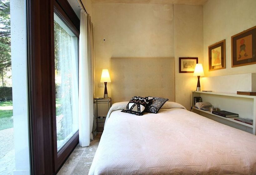 تختخواب و صبحانه Castrum Di Serravalle