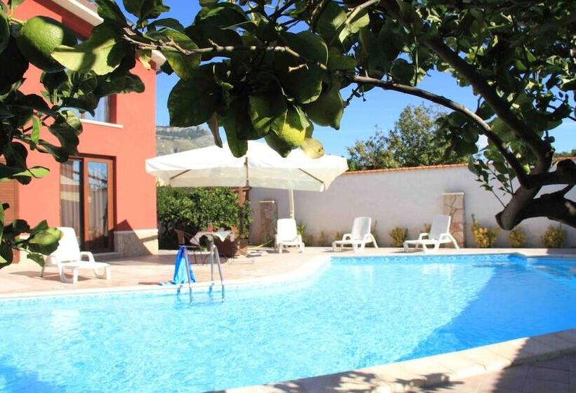 تختخواب و صبحانه Il Quadrifoglio