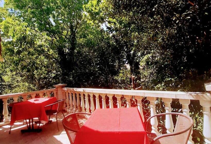 مبيت وإفطار Les Chambres Du Clos Des Capucins