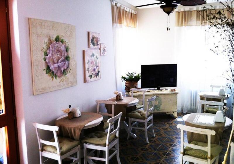 فندق L Antico Borgo Elena Noli