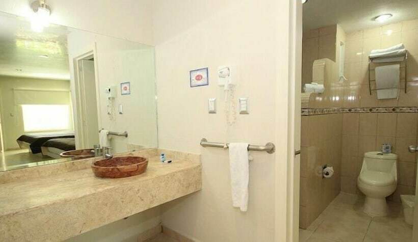 هتل Splash Inn