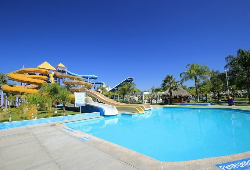 هتل Splash Inn