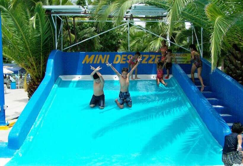 هتل Splash Inn