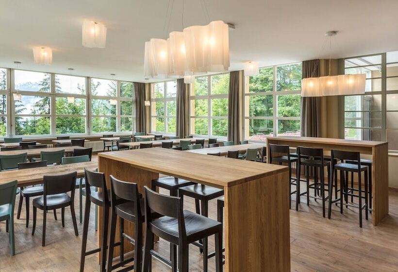 Cransmontana Youth Hostel