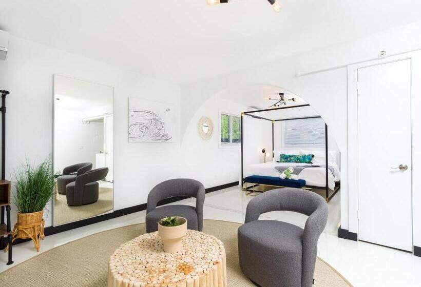 فندق Aqua By American Beech   Adults Only