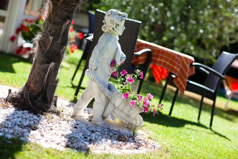 בית מלון כפרי Pension Weingarten